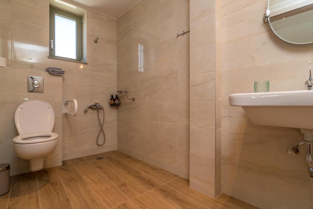 Evriali Comfort Living Palaiochora Esterno foto